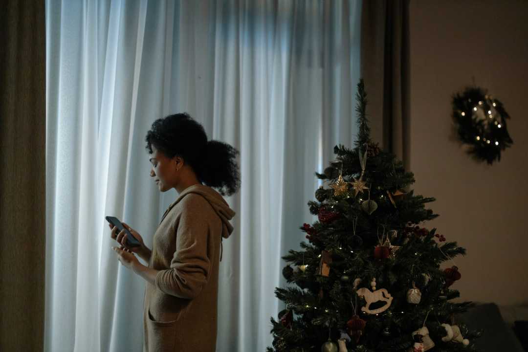 Coping with Loneliness at Christmas | Your How-To Guide